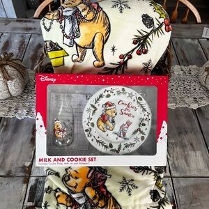 Disney Winnie the Pooh Christmas milk & cookie set